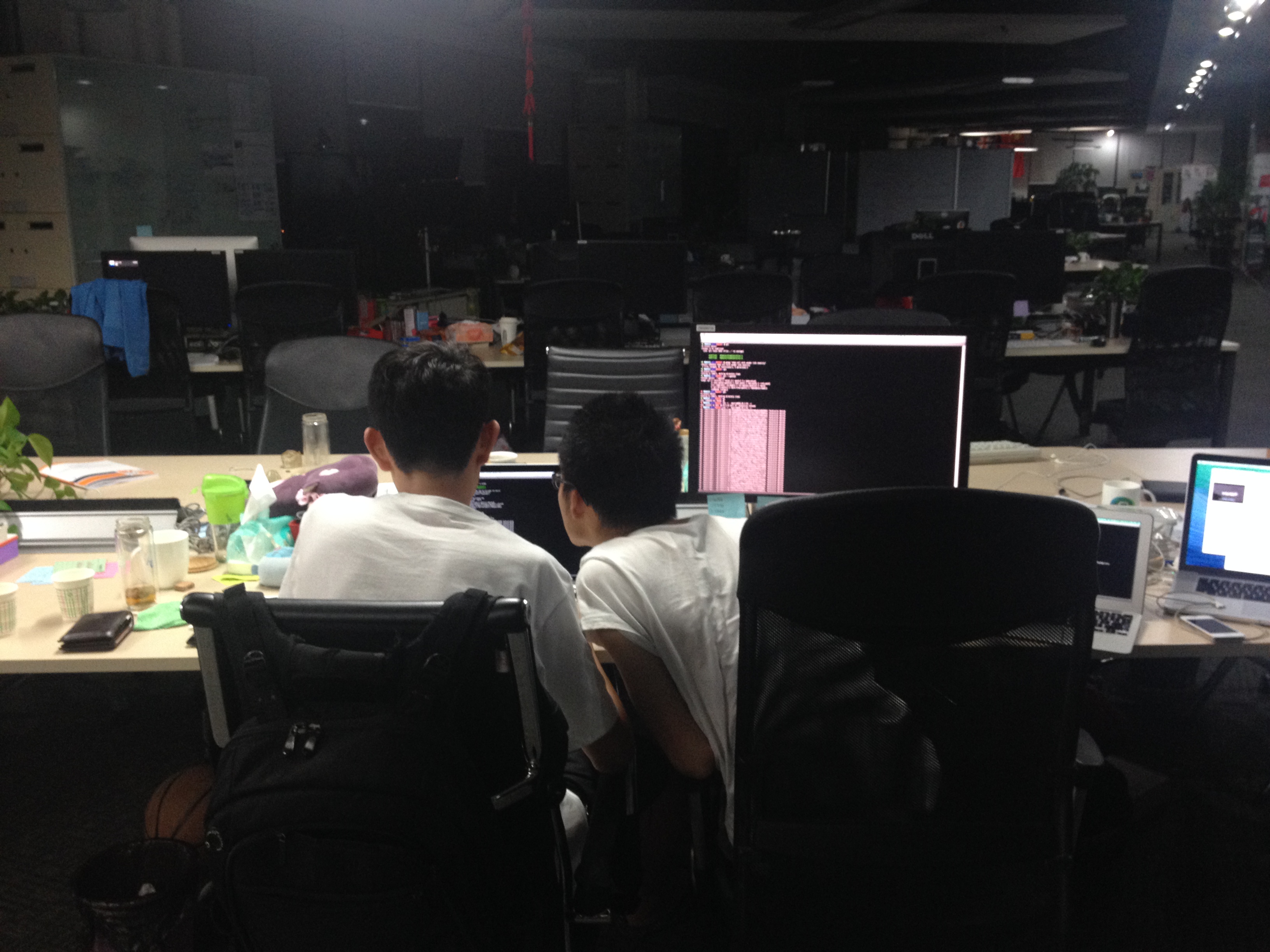 Two developers pair programming